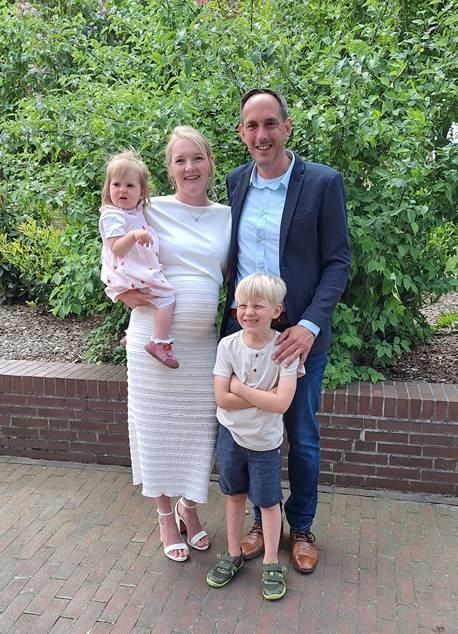 Mirko Fleischer und Teelke Broek mit Johann und Theda  Am 16.05.2025 im Arche Cafe in Detern 